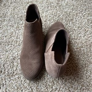 Crown Vintage Suede Bonny Ankle Boot